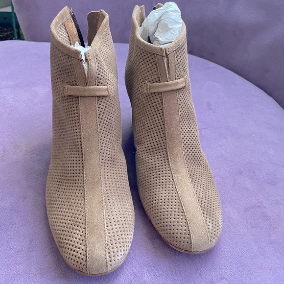 Vero Cuoio Brown Ankle Boots - Picture 6 of 6